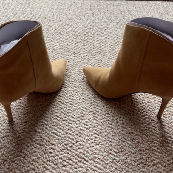 J. Crew Golden Mushroom Suede Shaped Topline Short Boot (NIB) - Picture 3 of 14